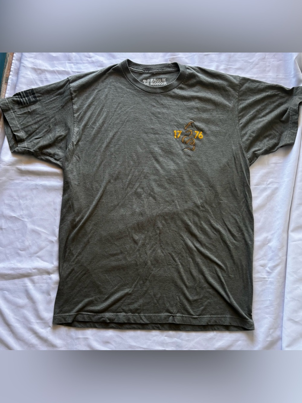 Rags of Honor Men’s Graphic Tee in Sage Green Sz XL